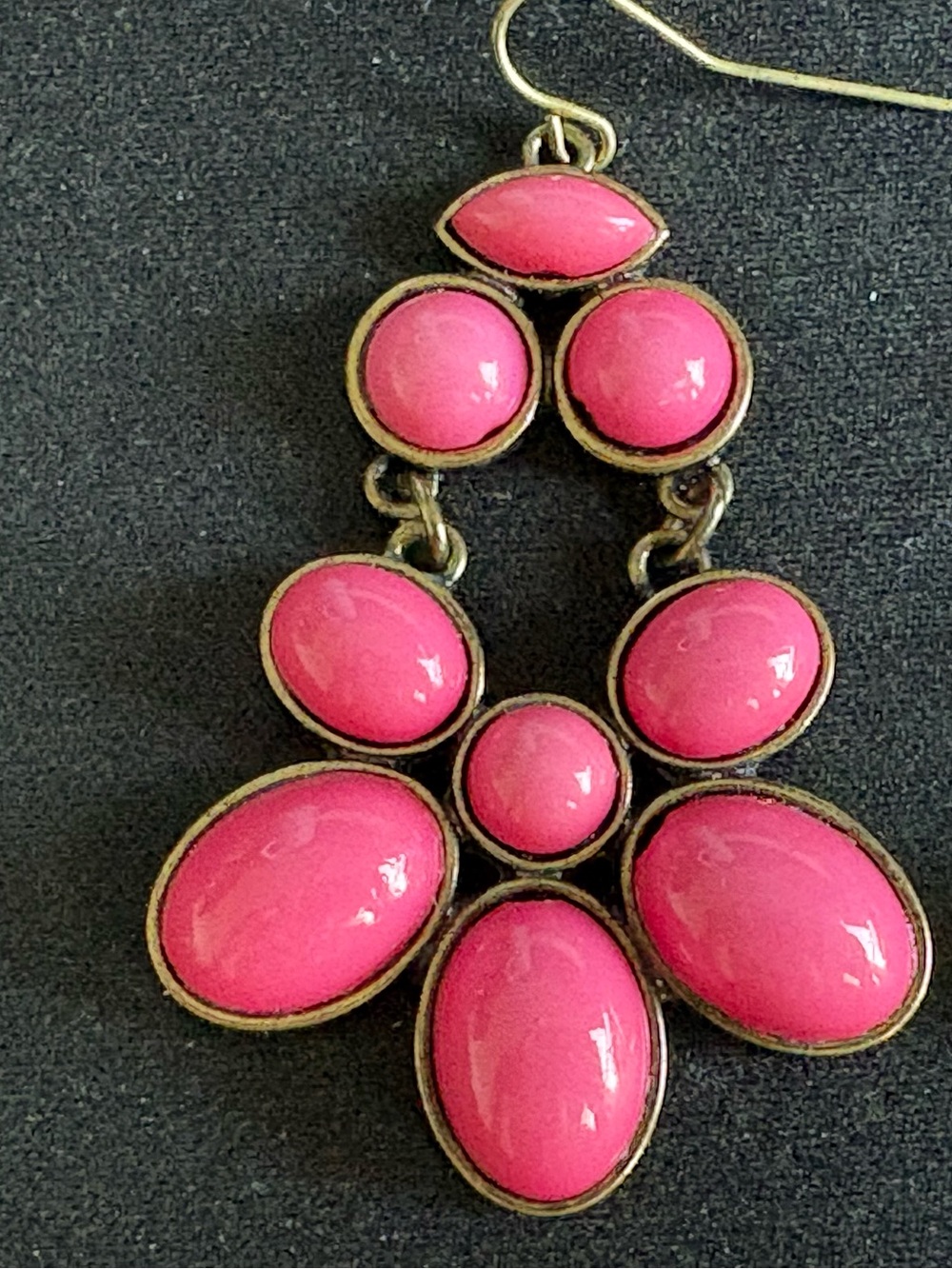 Y2K Hot Pink Statement Dangle Earrings Antique Brass Tone - Picture 9 of 12